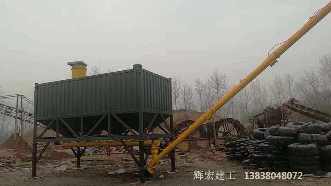 移動攪拌站臥式水泥倉.jpg 移動攪拌站臥式水泥倉.jpg