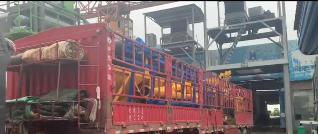 輝宏攪拌站發(fā)貨中 輝宏攪拌站發(fā)貨中